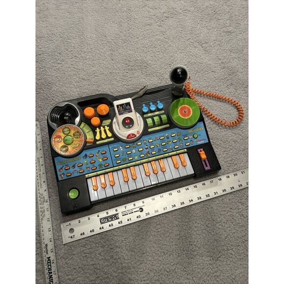 VTech KidiJamz Interactive Music Studio Keyboard, Microphone, Portable Player - Picture 1 of 6